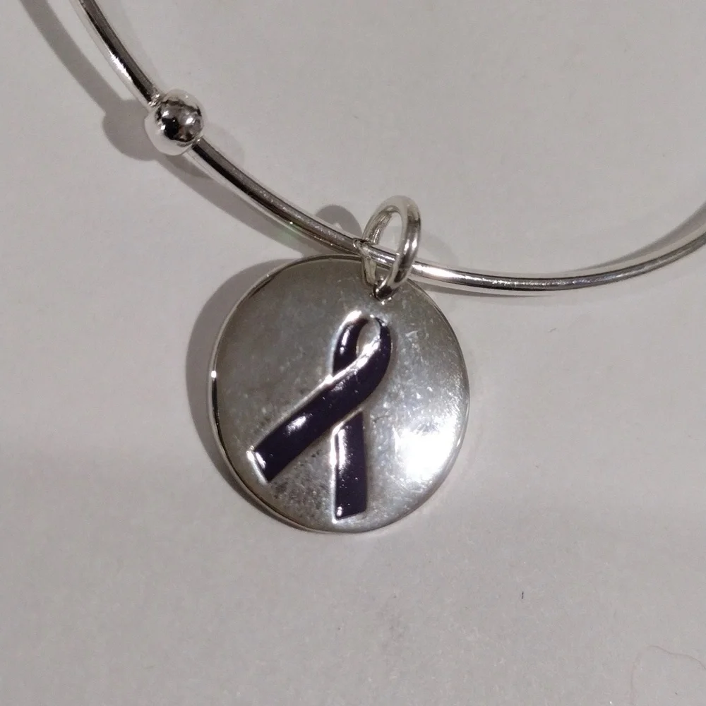 Vantel Pearls Silver Bracelet w/ Purple Awareness Ribbon Charm – 7.5